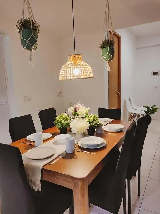 New! Spacious 3Br Luxury Stay At Sunrise Gurney Georgetown 0*, George Town
